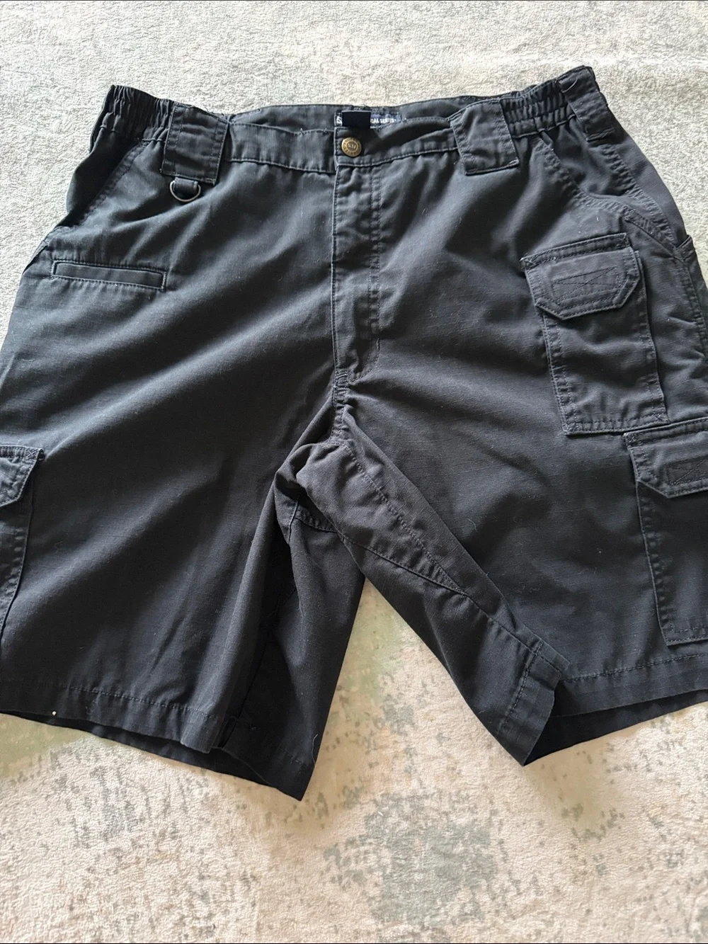 5.11 Tactical Men’s Black Cargo Shorts with Utility Pockets and D‑Ring, Size 34